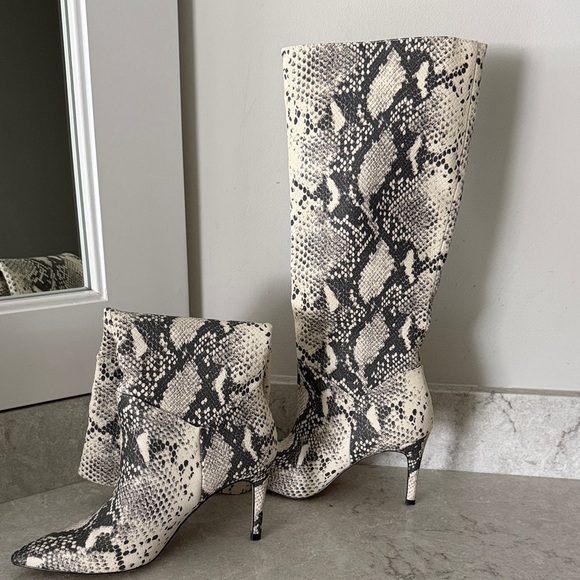 Snakeskin Patterned Knee-High Boots - Picture 6 of 6